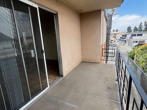 2nd image of 836 W 79th St APT 3