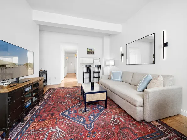 88 Greenwich Street 424 image 2 of 15