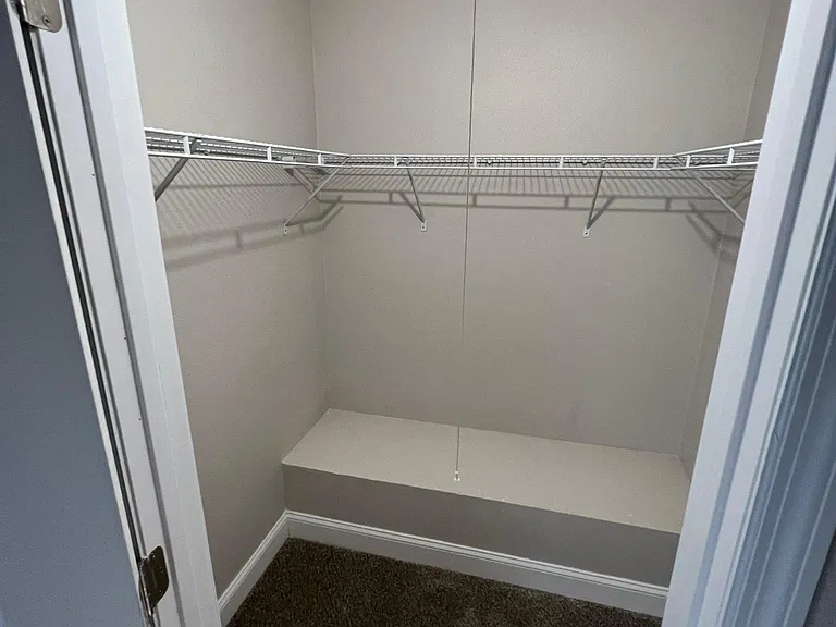 Oakbrook Village Apartments — Photo 47
