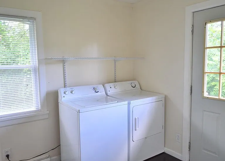 1022 E Colvin St — Photo 8