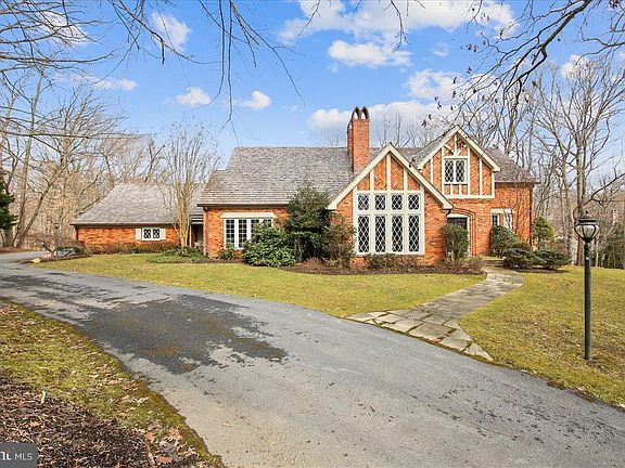 2nd image of 10121 Bentcross Dr
