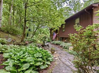5 Scenic View Dr, Hendersonville, NC 28792