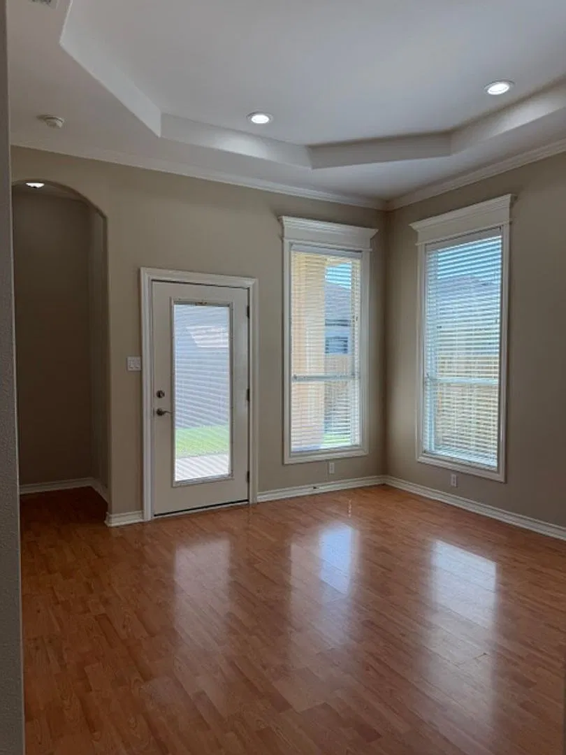 3 bed, 2.0 bath, 1671 sqft, $1,800 — Photo 4