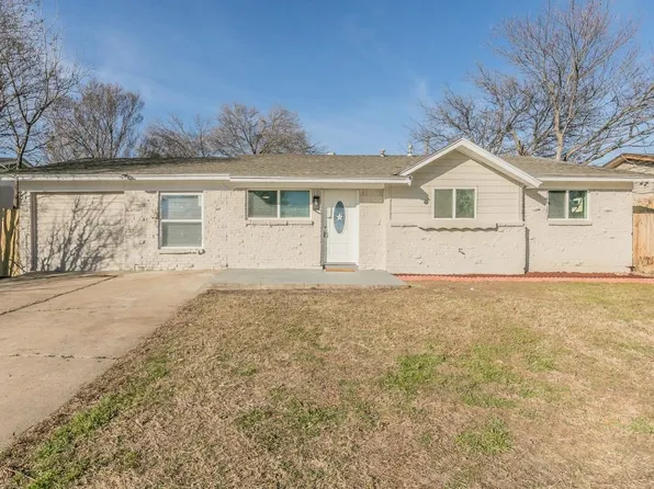 4413 Gary Dr, Haltom City, TX 76117