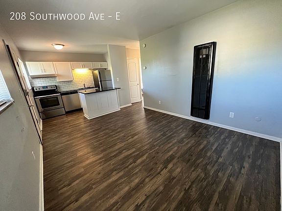 5th image of 208 Southwood Ave