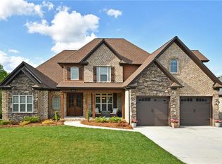 605 Ryder Cup Ln, Clemmons, NC 27012