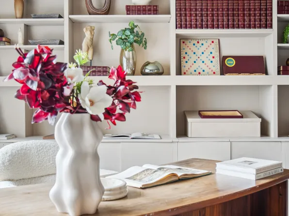 1050 5th Avenue image 8 of 24