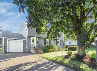 72 Crest St, Wethersfield, CT 06109