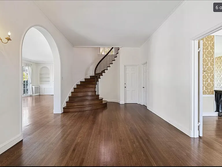 2453 Pacific Ave — Photo 4