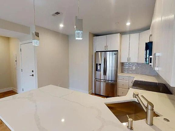 5th image of 662-1 N 15th St #4