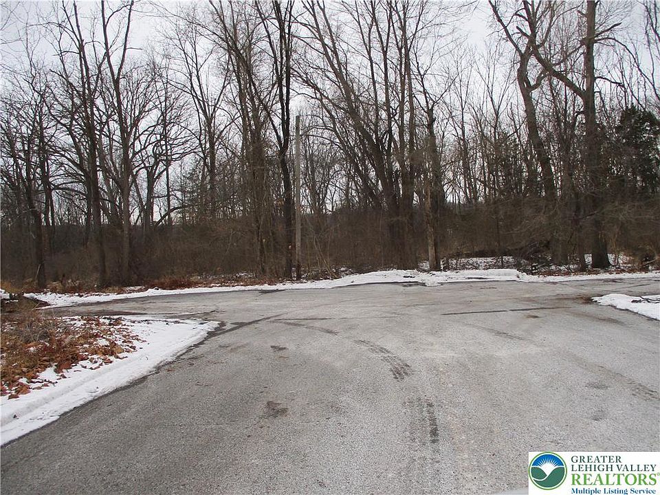 2nd image of Romaneve Dr