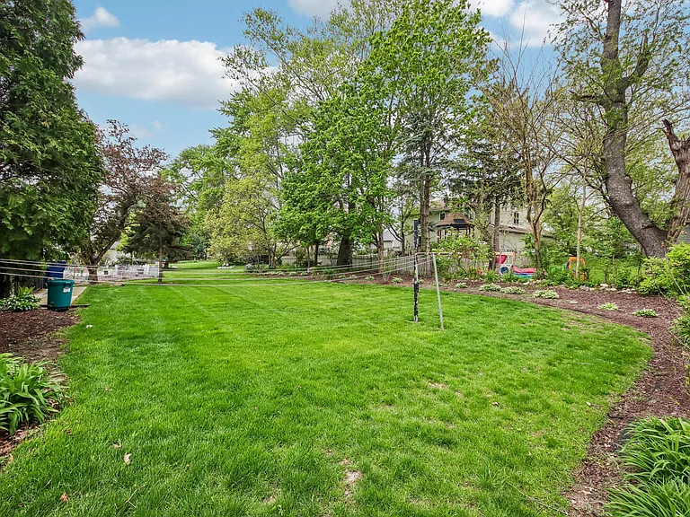 1111 Sara Ln — Photo 56