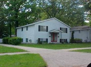 1720 32nd St SW, Wyoming, MI 49519