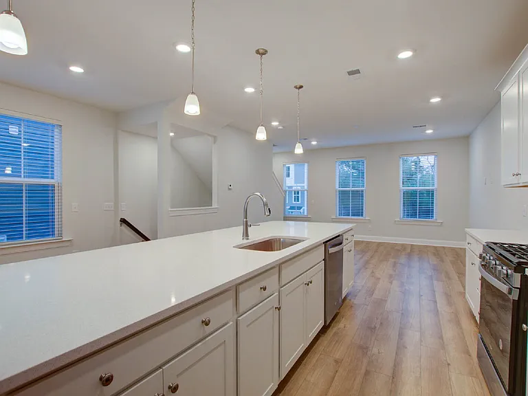 1237 Tice Ln — Photo 2