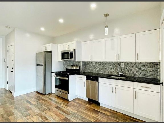 2nd image of 218 Summit Ave #1