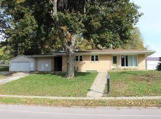 400 E High St, Morrison, IL 61270