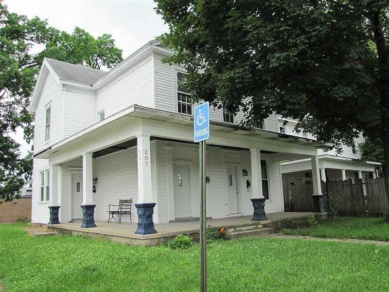1st image of 207 W Court St