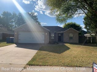 904 SW Sandrock Rd, Bentonville, AR 72712