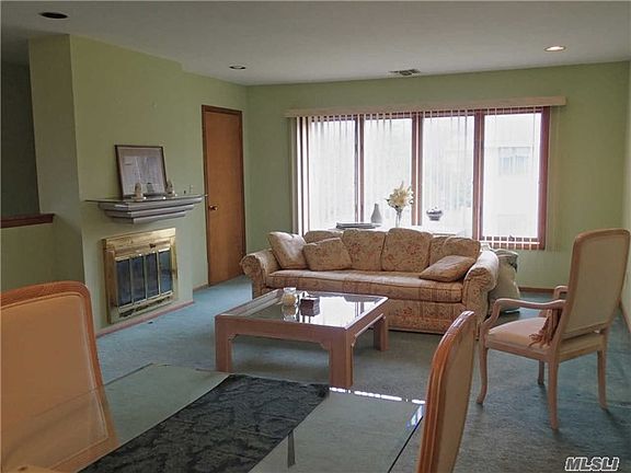 4th image of 20 Laurel Ave APT 88