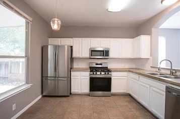4th image of 2418 Allred Dr APT A