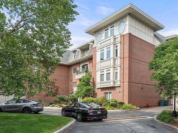2nd image of 630 Hammond St APT 104