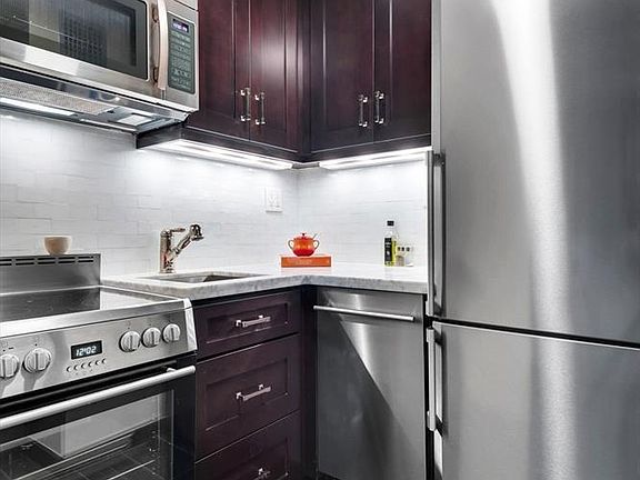 2nd image of 55 E 65th St APT 7B