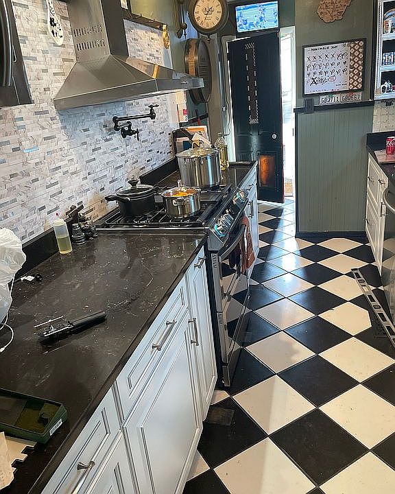 Kitchen 1