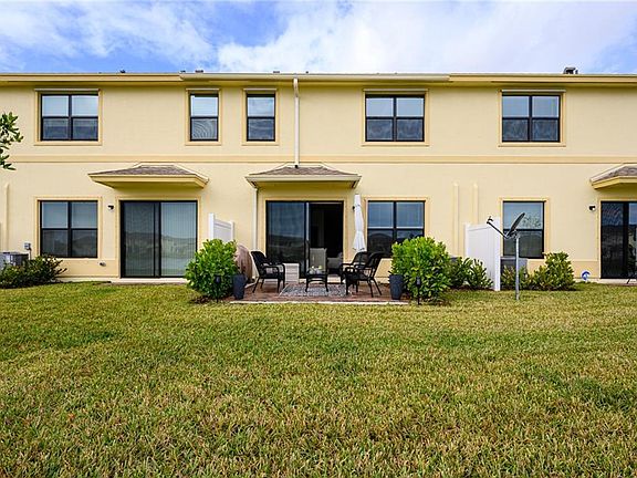 4th image of 10094 W Villa Cir