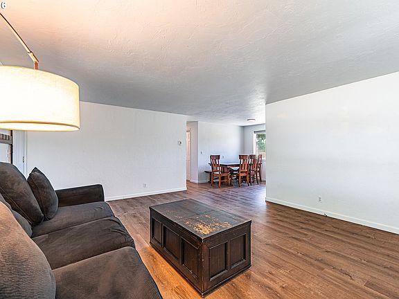 5th image of 2410 Gilham Rd