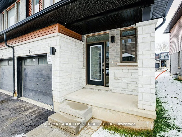 120 Court Dr #85 — Photo 3