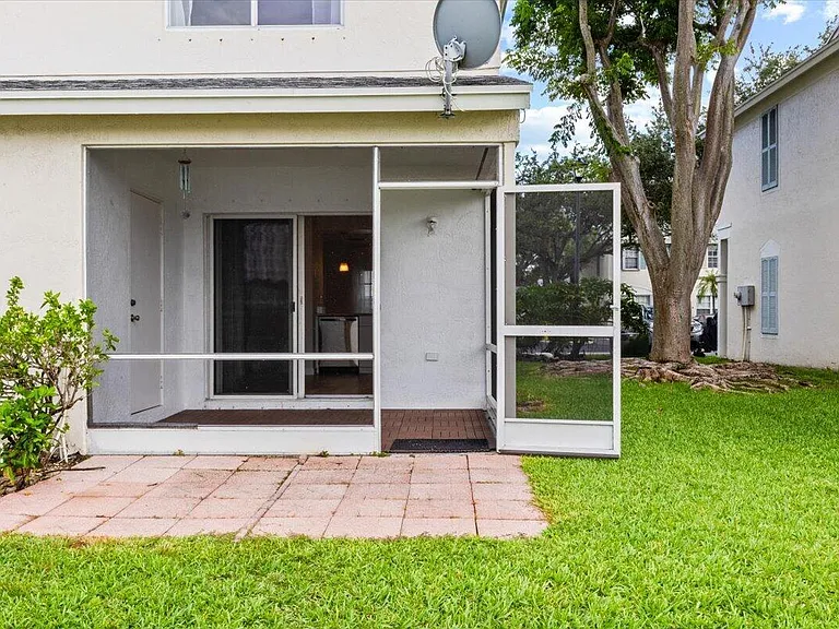 3165 SW 50th St — Photo 33