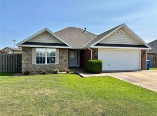1502 Saint Claire St, Pea Ridge, AR 72751