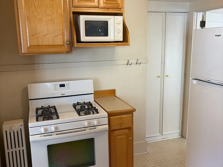 2325 Colby Ave #3 — Photo 6