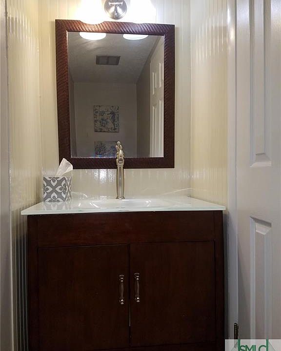 2nd image of 64 Knollwood Cir