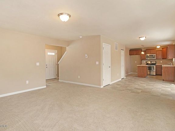 2nd image of 480 Pioneer Trl NE