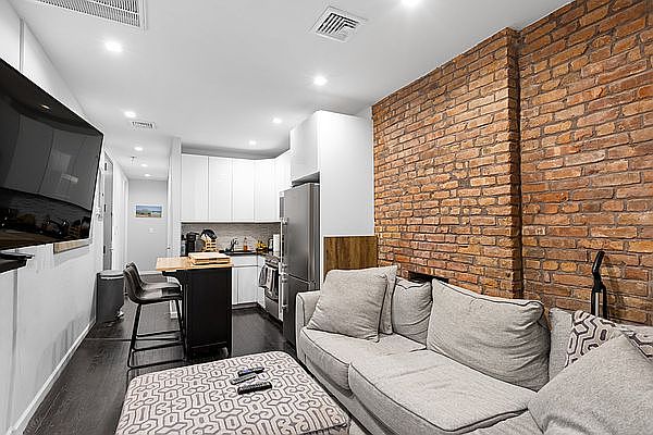 1st image of 222 E 31st St APT 2
