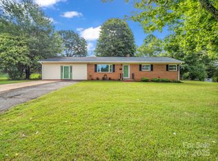 128 N Woodland Ave, Forest City, NC 28043