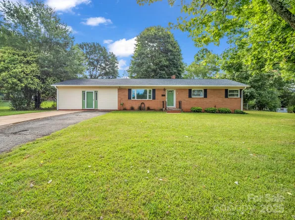 128 N Woodland Ave, Forest City, NC 28043