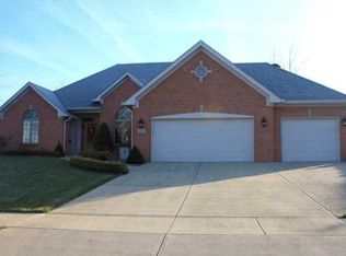 1211 Eagle Crest Dr, Greenwood, IN