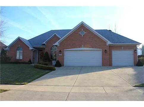 1211 Eagle Crest Dr photo 1