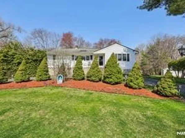 22 John Cir, Norwood, NJ 07648