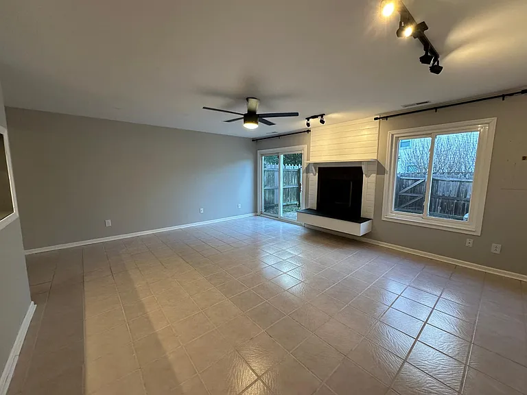 792 Quesnel Dr — Photo 8