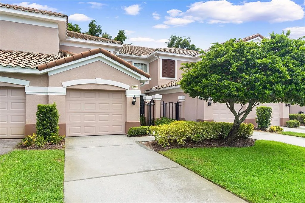 3 bed, 2.0 bath, 1638 sqft, $2,600 — Photo 1