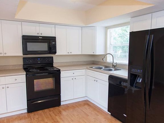 5th image of 317 Teakwood Ln