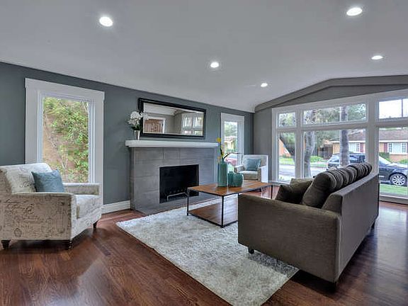 3rd image of 820 Plaza Dr