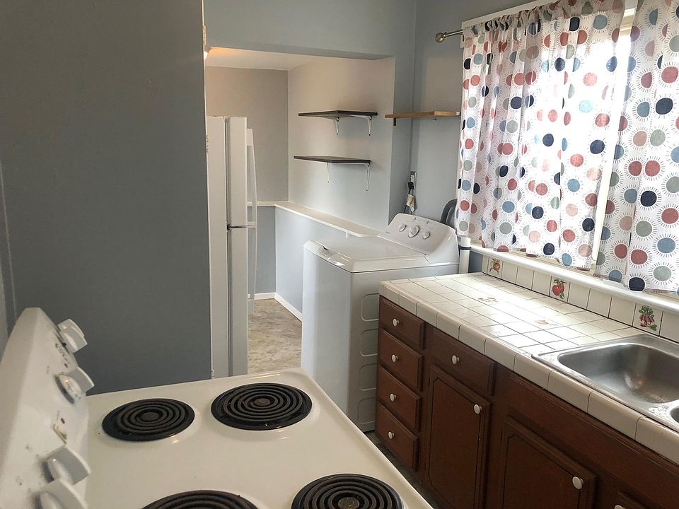 2nd image of 1415 Copper Ave NE #2