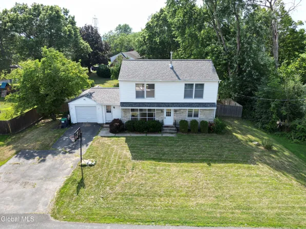 3 Powers Lane, Schaghticoke, NY 12182