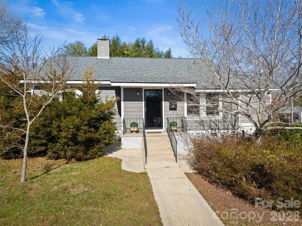 294 S Caldwell St, Brevard, NC 28712