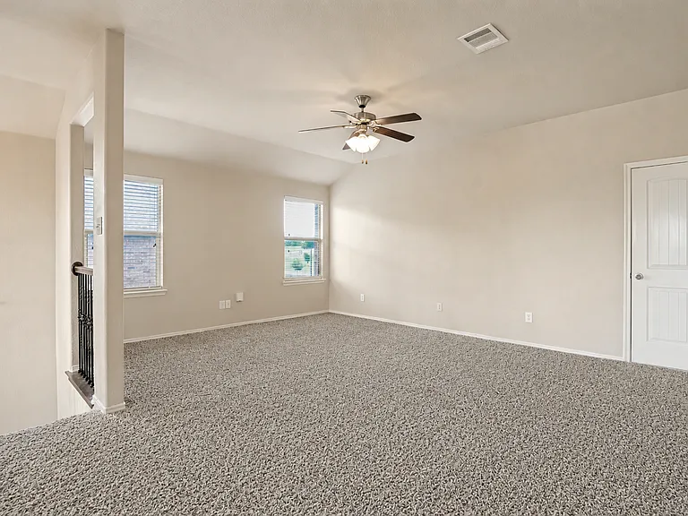 1305 Lone Pine Dr — Photo 12