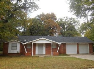 1317 Parkwoods Ct, Midwest City, OK 73110